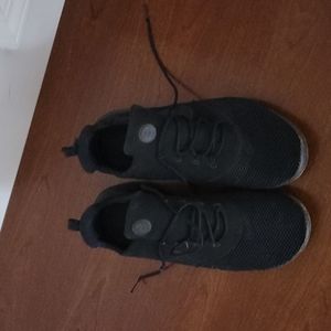 Nike Men's size 10, black sneakers
